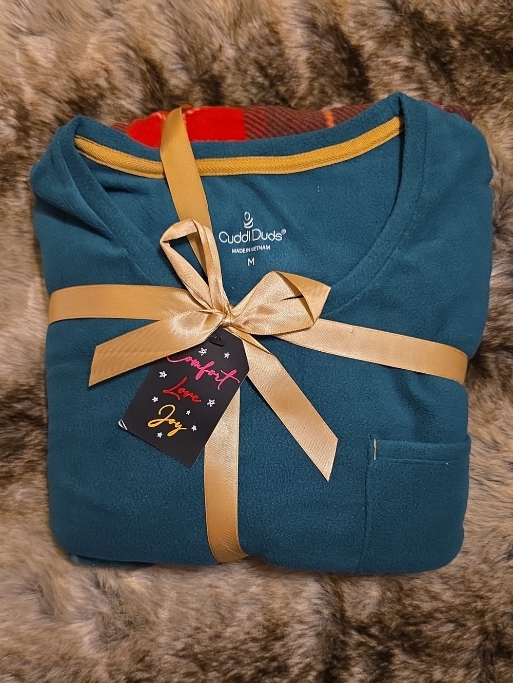 Cuddl Duds Ladies Teal And Red Plaid Fleece Pajama Set